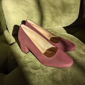 Clarks Burgundy Square Toe Pumps Shoes 6 1/2 M Sheer Rose EUC